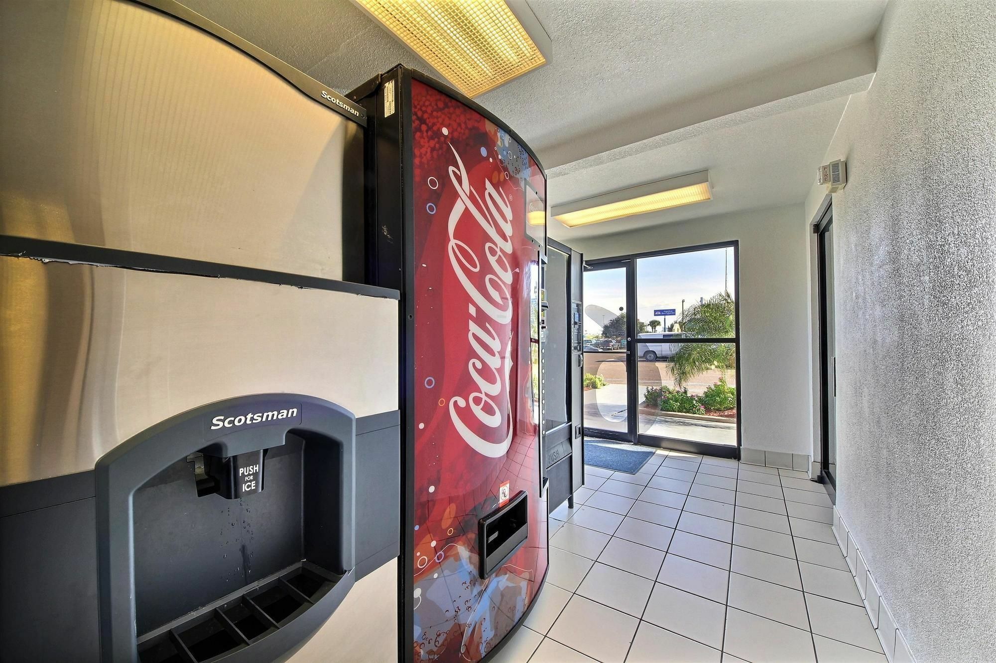 Motel 6-Laredo, Tx - South Exteriér fotografie